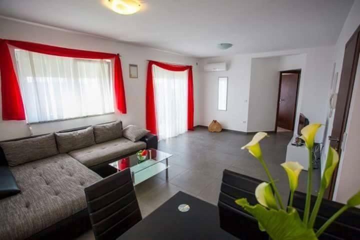 Apartman Tony Makarska Eksteriør bilde